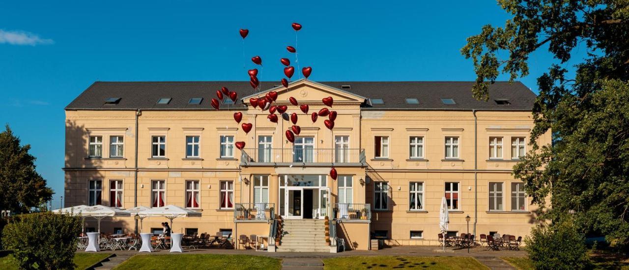 Gut Gnewikow Hotel Neuruppin Exterior photo